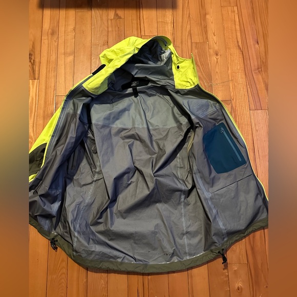 Tatsu/Spring Alpha Arcteryx ski severe conditions shell gortex jacket - Picture 8 of 11
